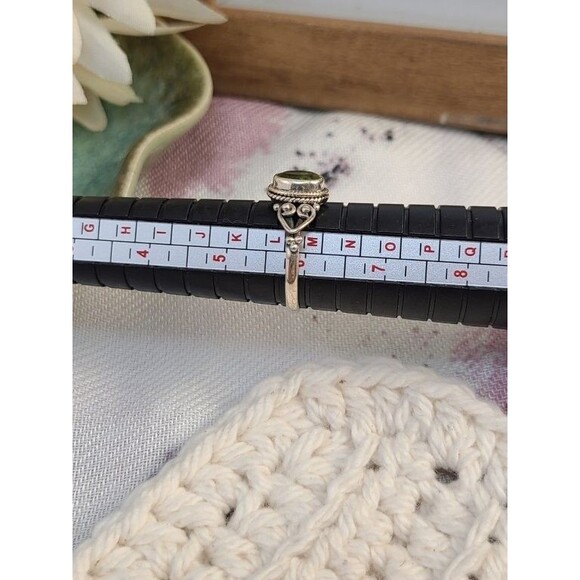 Sterling Silver Peridot Ring 925 Size 6 Oval Green Gem Vintage Leaf Band Gift - Picture 5 of 6